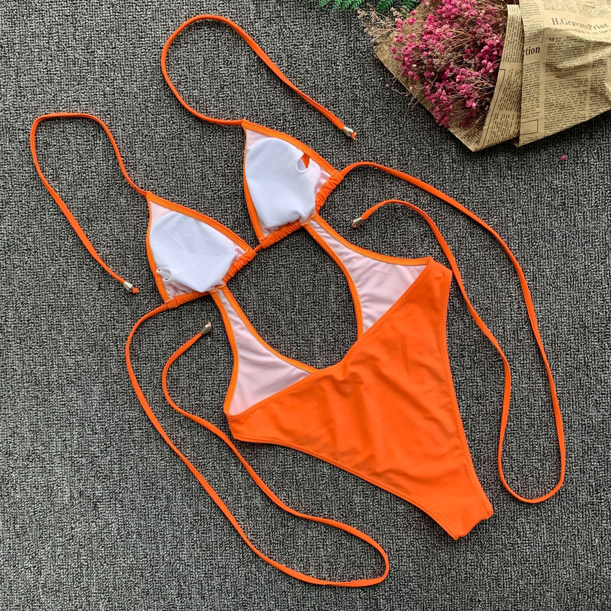 One-Piece Cut Out Halter Swimwear Areous